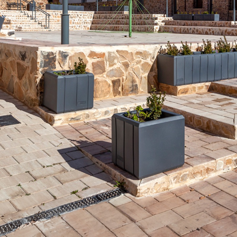 Heba Plastic Cube Planter