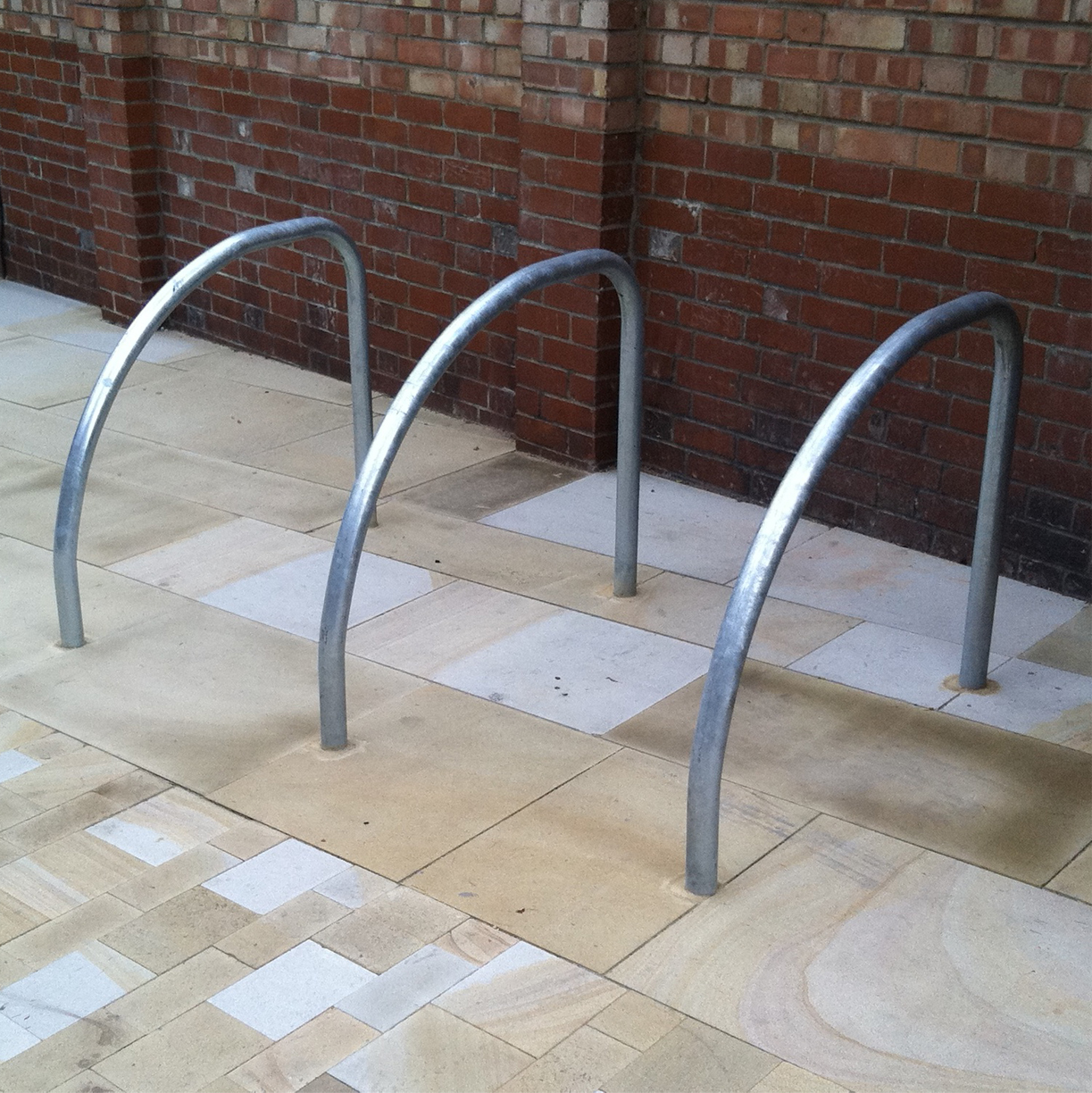Fin Shaped Cycle Stand Galvanised – Root Fixed