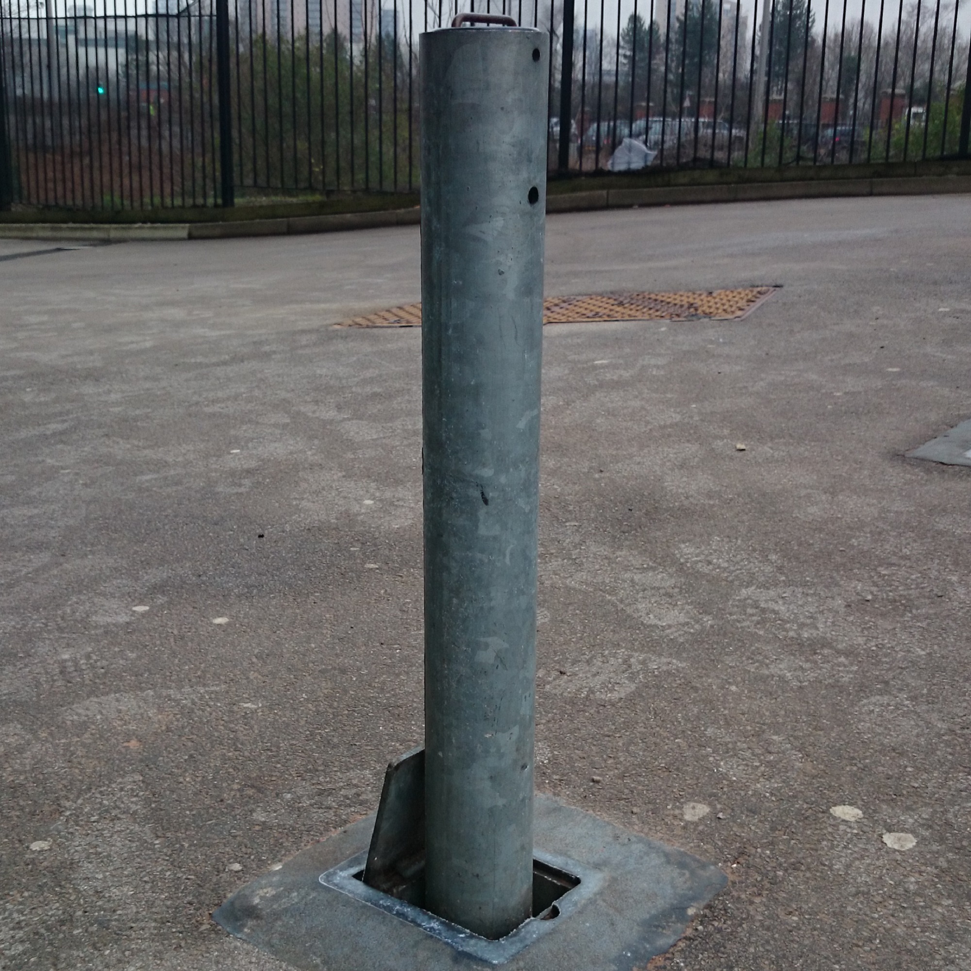 76mm Diameter Steel Telescopic Bollard