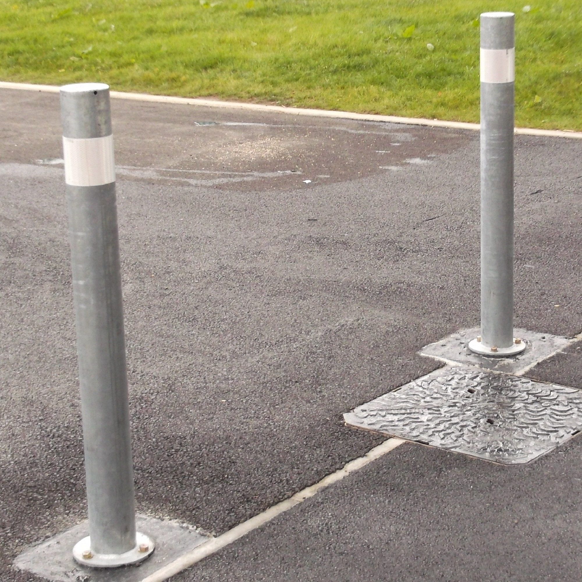 139mm Diameter Titan Steel Bollard 