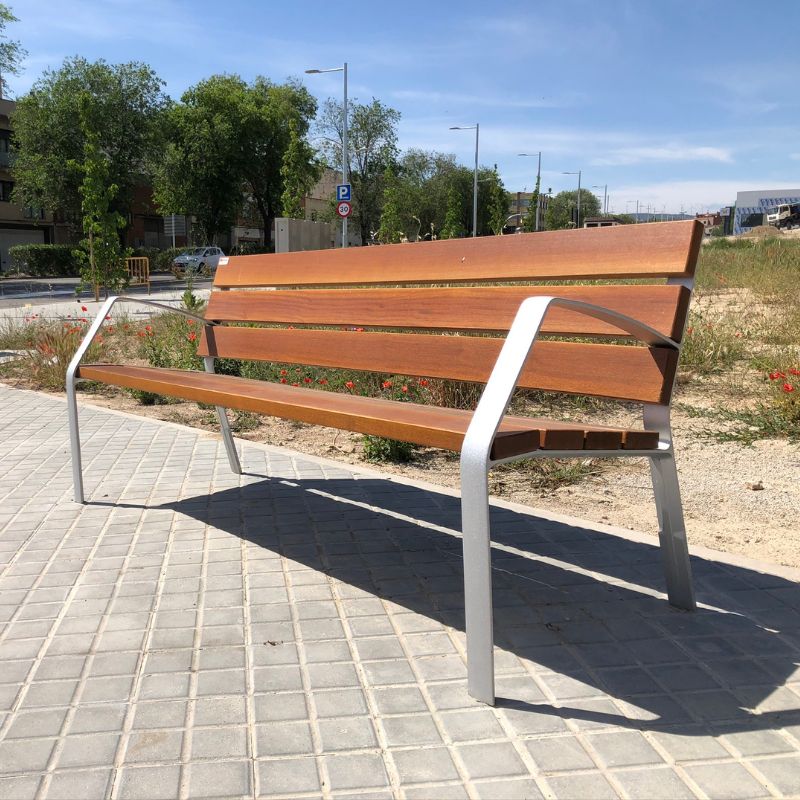 Modo10 Timber and Aluminium Seat