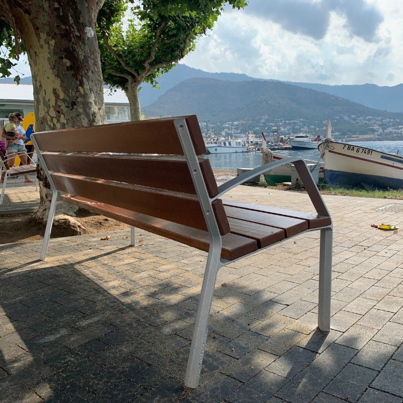 Modo10 Timber and Aluminium Seat