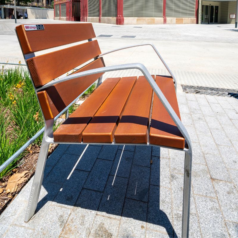 Modo10 Timber and Aluminium Seat