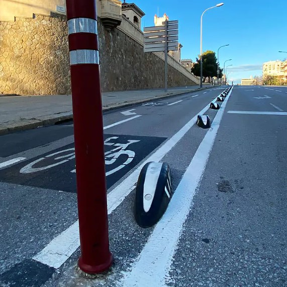 Large Bike Lane Separator - 