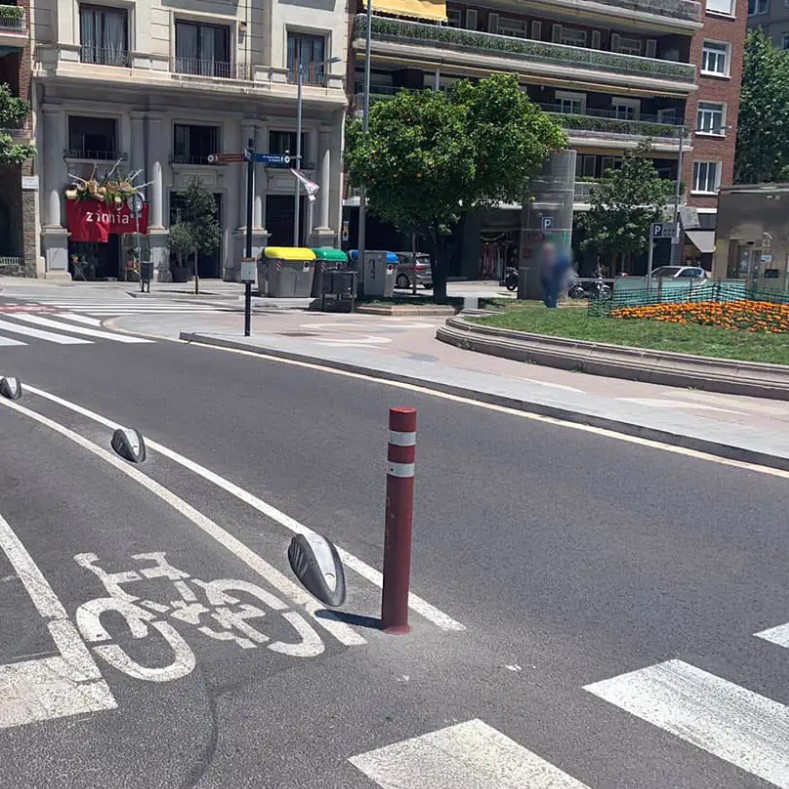 Barcelona PU Bollard - 1096mm