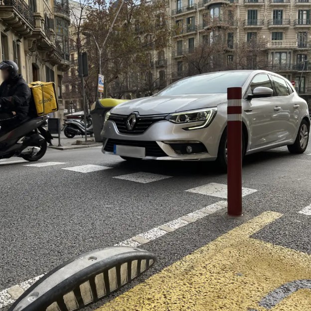 Barcelona PU Bollard - 1096mm